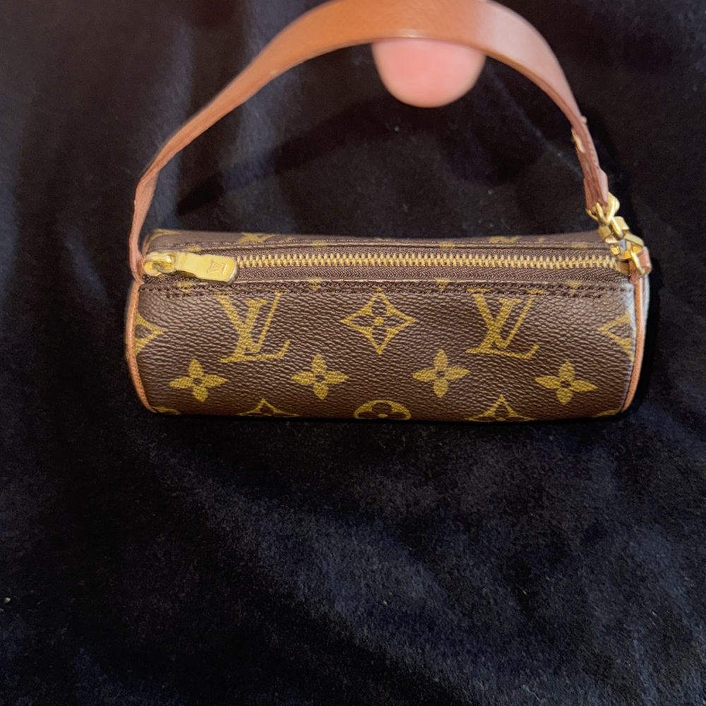 Women’s or Men's Lou’s Vuitton Mini Papillion pochette w Monogram print. 10/10. - Picture 3 of 17